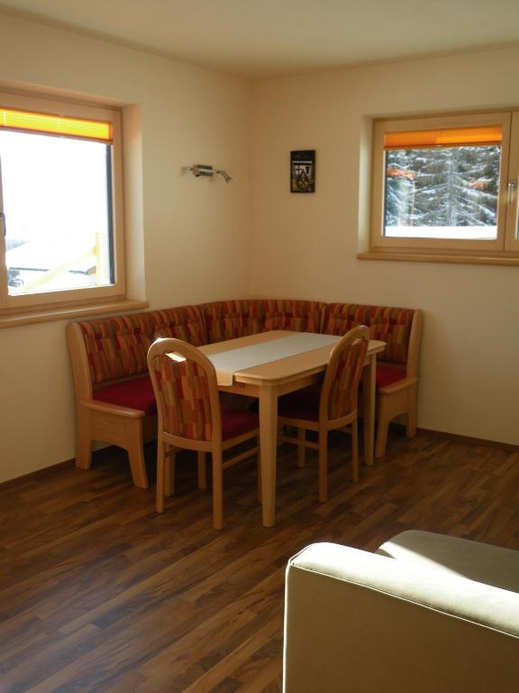 Austrian Alpine Apartments Ramsau am Dachstein Room photo
